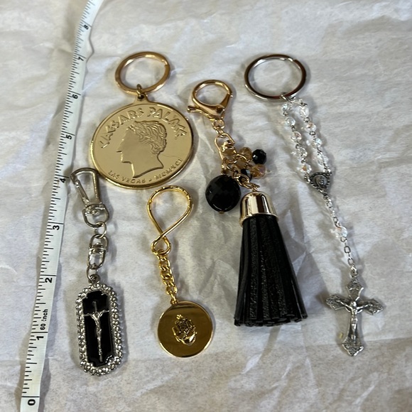 Keychain Lots - Picture 1 of 7